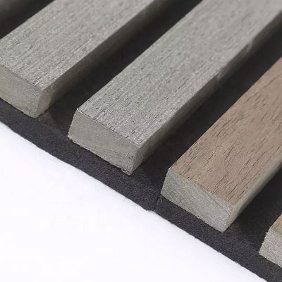 Vantaggio a prova di fuoco Tavola di soffitto in legno naturale Materiale insonorizzante Installazione rapida